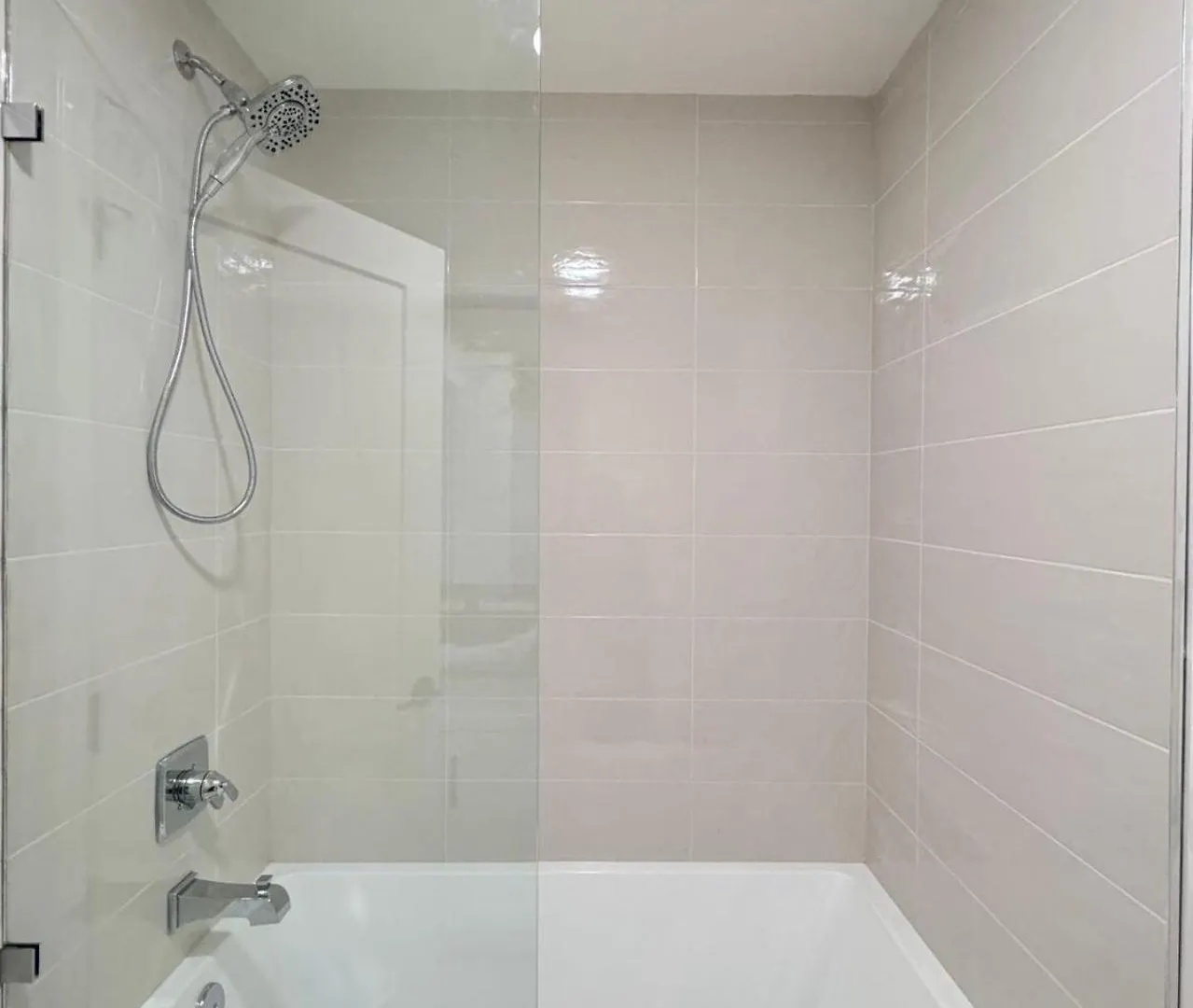 Guest house Master Queen Bedroom Private Bathroom In Vancouver West