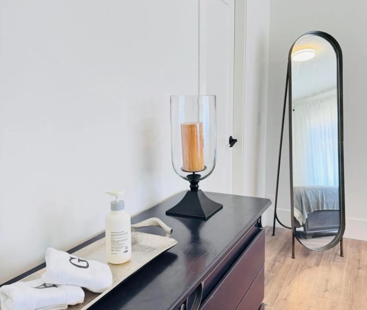 Master Queen Bedroom Private Bathroom In Vancouver West Canada